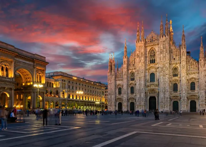 Milan Large Apartment 3 Minutes Walk From The Duomo Cathedral